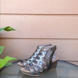Dansko Leather Silver Wedge Sandals with Metallic Finish size 38 or 7.5